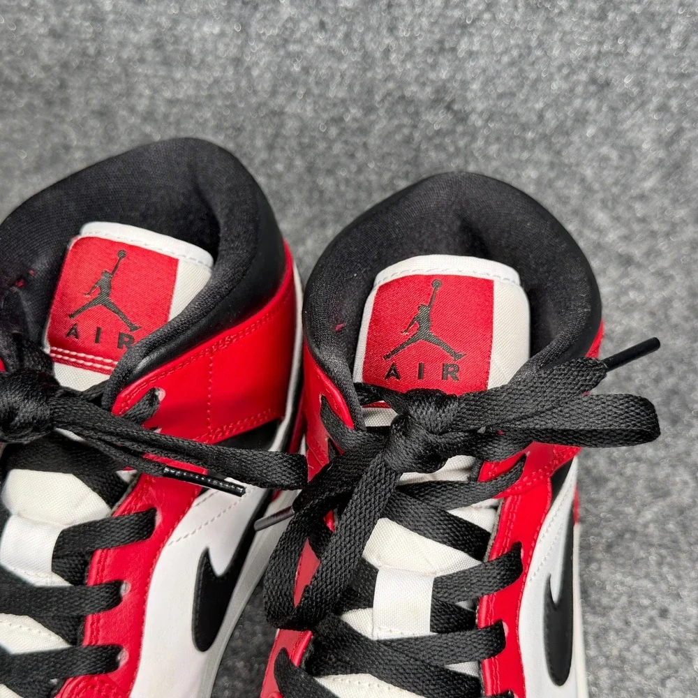 Jordan 1 Mid Chicago Toe Shoe Men 10 Red Black Retro Athletic Basketball Sneaker